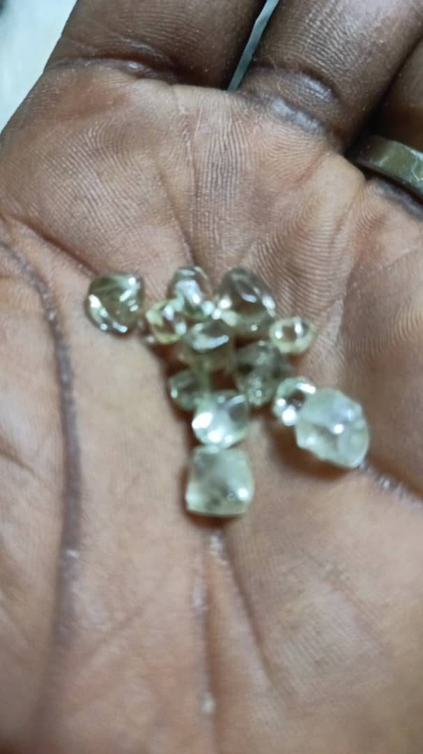 Pale yellow rough gem crystals