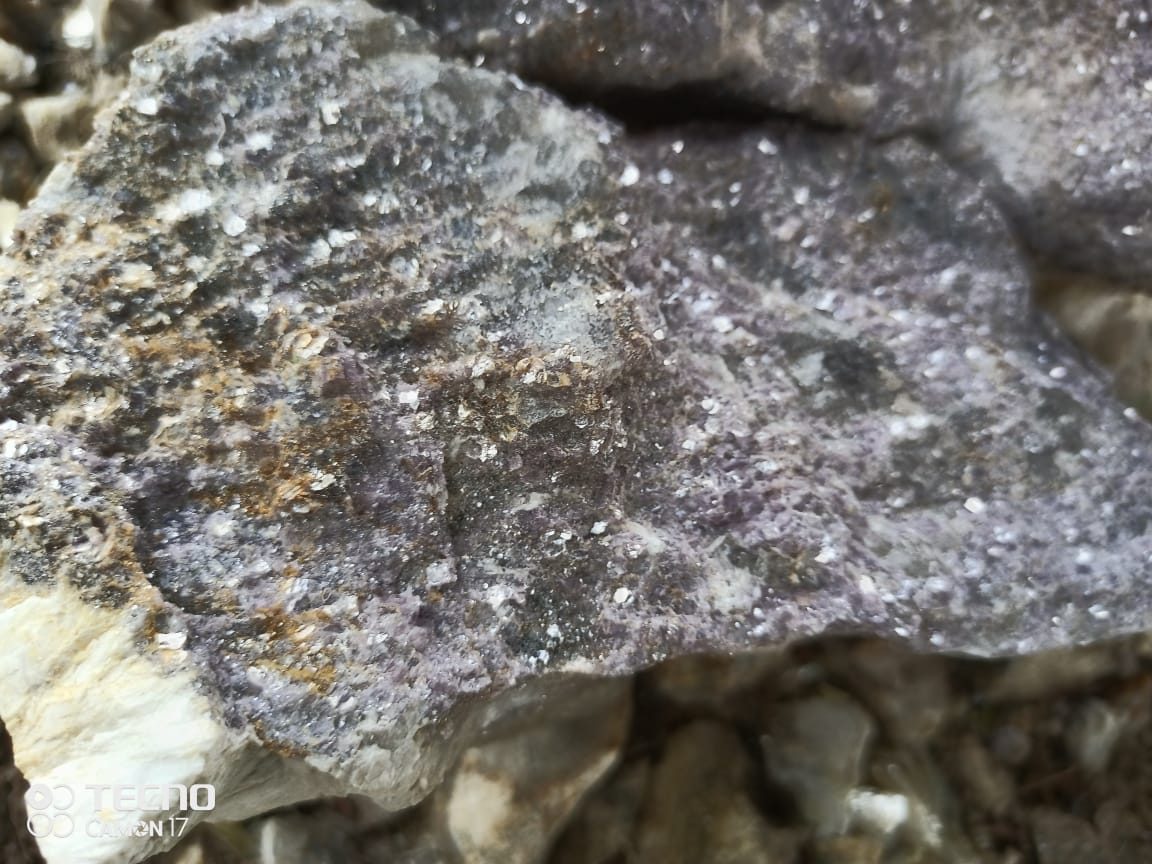 Close-up of lepidolite ore