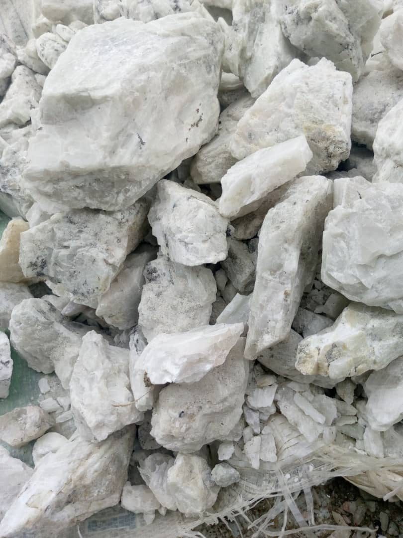 Sorted white mineral lumps